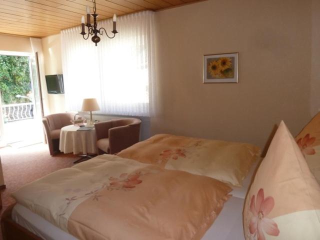 Alte Weinstube Hotel Енкирх Екстериор снимка
