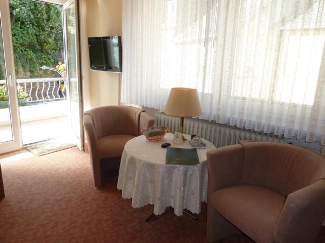 Alte Weinstube Hotel Енкирх Екстериор снимка